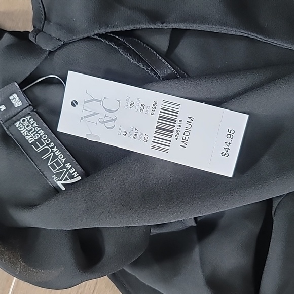 Flutter sleeve Top - Picture 7 of 7